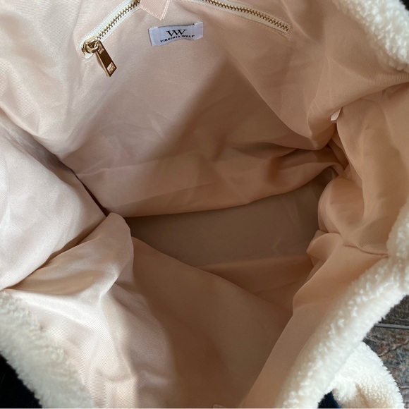 Virginia Wolf Stella cream color Sherpa fluffy large tote bag double handles. - Picture 7 of 14